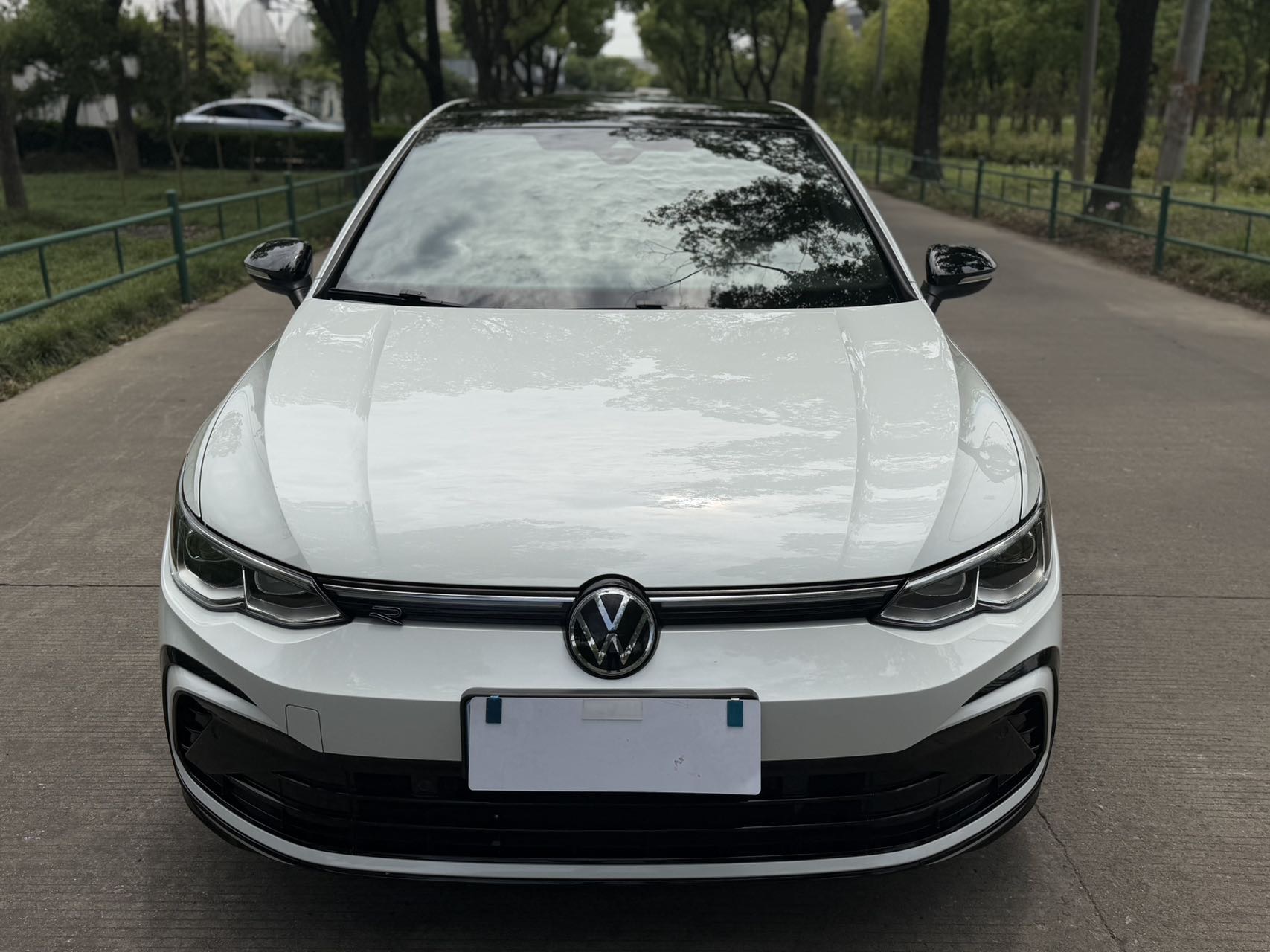 Volkswagen Golf 2022 car image #2