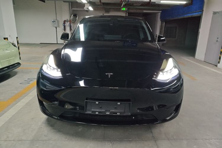 Tesla Model Y 2023 car image #3