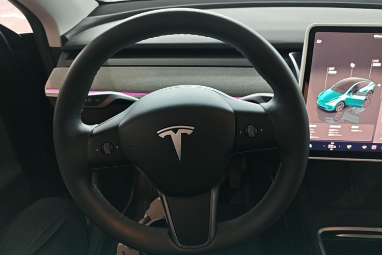 Tesla Model Y 2024 #11 Tesla Model Y 2024 car image #11