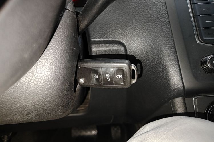 Volkswagen Polo 2016 car image #14