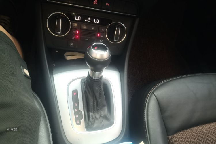 Audi Q3 2016 #16 Audi Q3 2016 car image #16