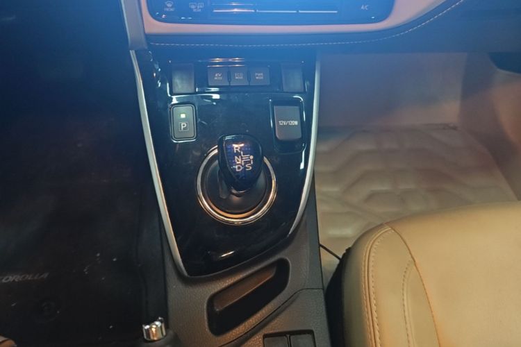 Toyota Corolla 2017 #14 Toyota Corolla 2017 car image #14