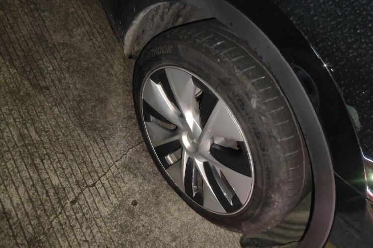 Tesla Model Y 2022 car image #6