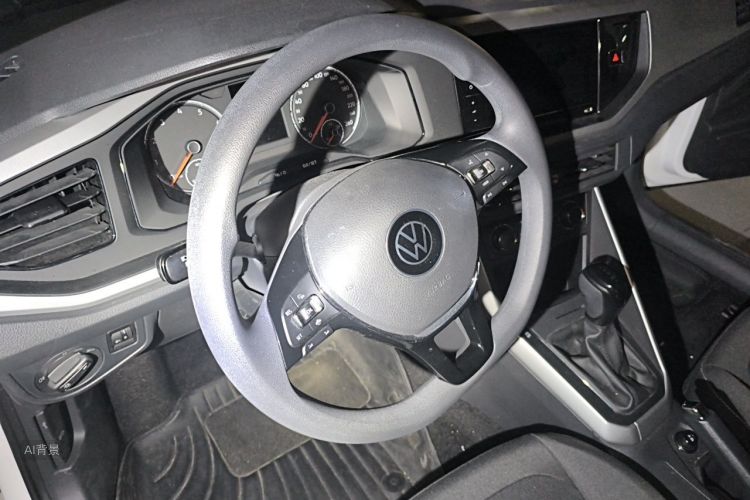 Volkswagen Polo 2022 car image #12