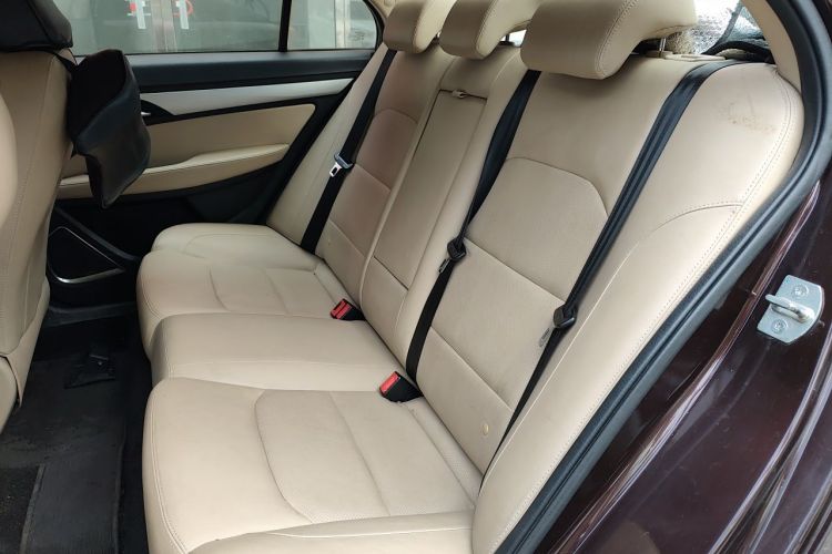 GEELY Emgrand 2019 car image #10