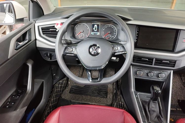 Volkswagen Polo 2020 car image #11