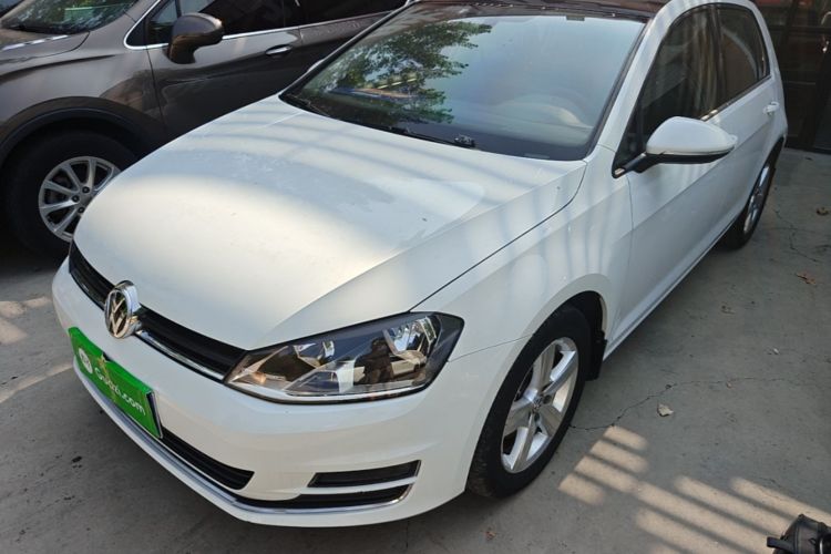 Volkswagen Golf 2015 car image #2