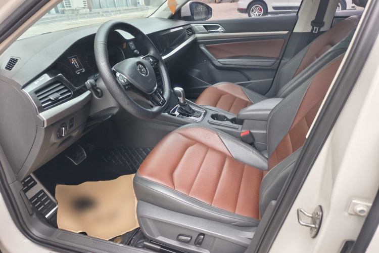 Volkswagen Lavida 2019 car image #16