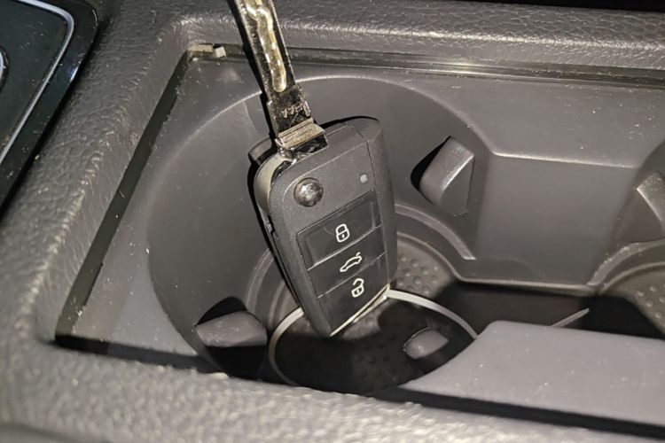 Volkswagen Golf 2019 car image #9