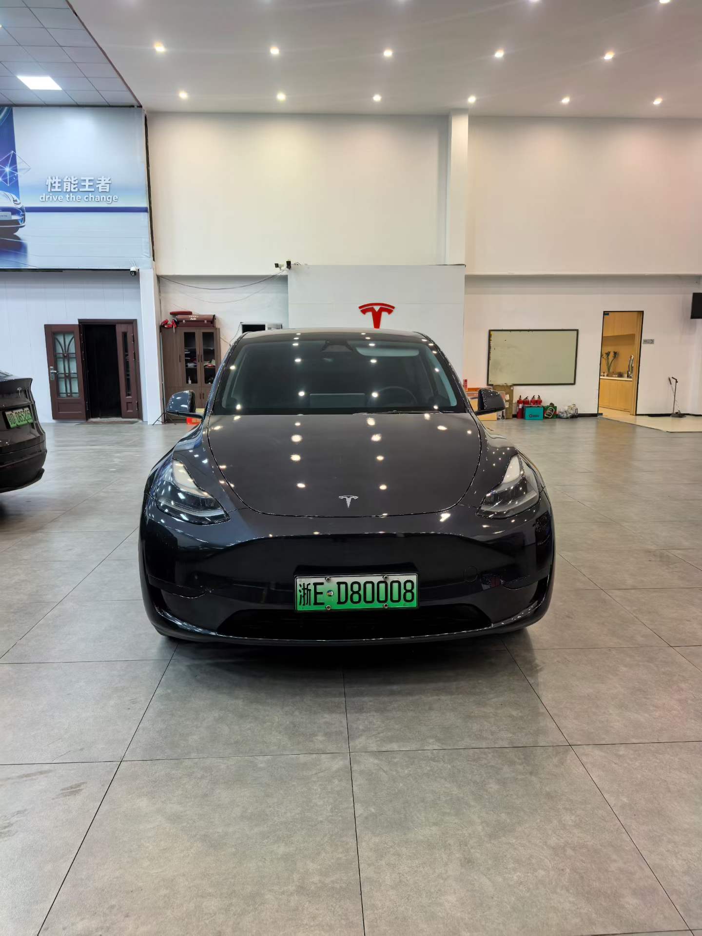 Tesla Model Y 2024 car image 