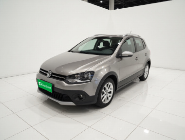 Volkswagen Polo 2015 Volkswagen Polo 2015 car image