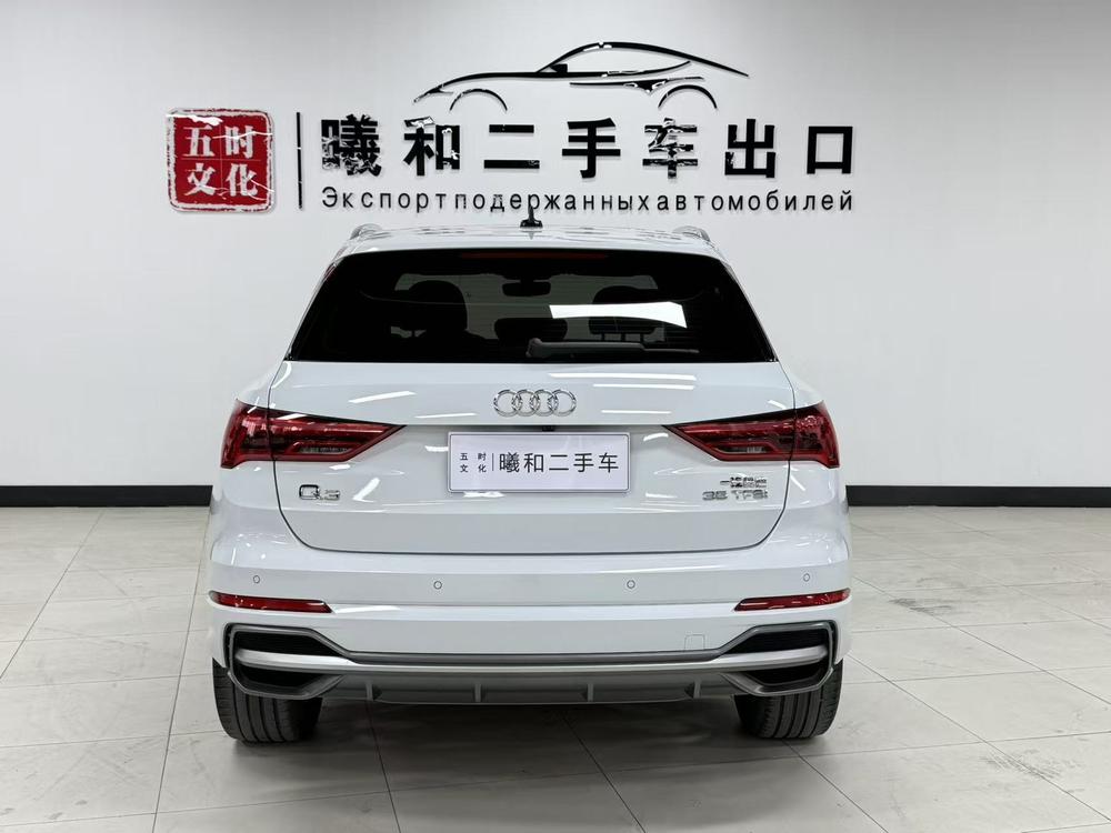 Audi Q3 2022 car image #6