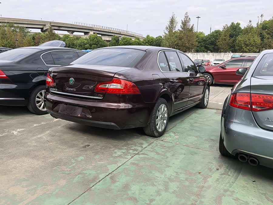 Skoda Superb 2011 imagen de coche #15