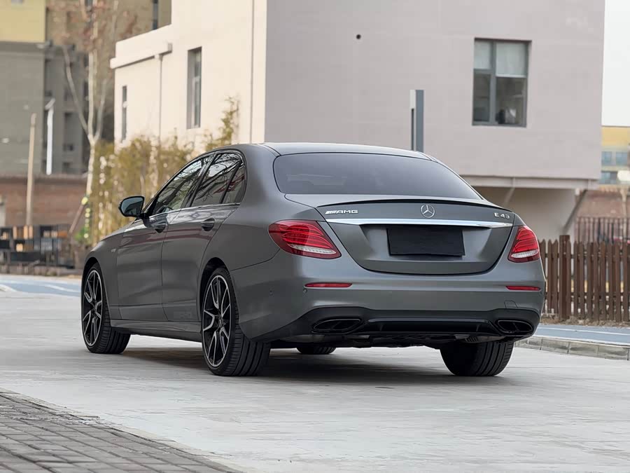 Mercedes-Benz E AMG 2018 immagine di auto #15