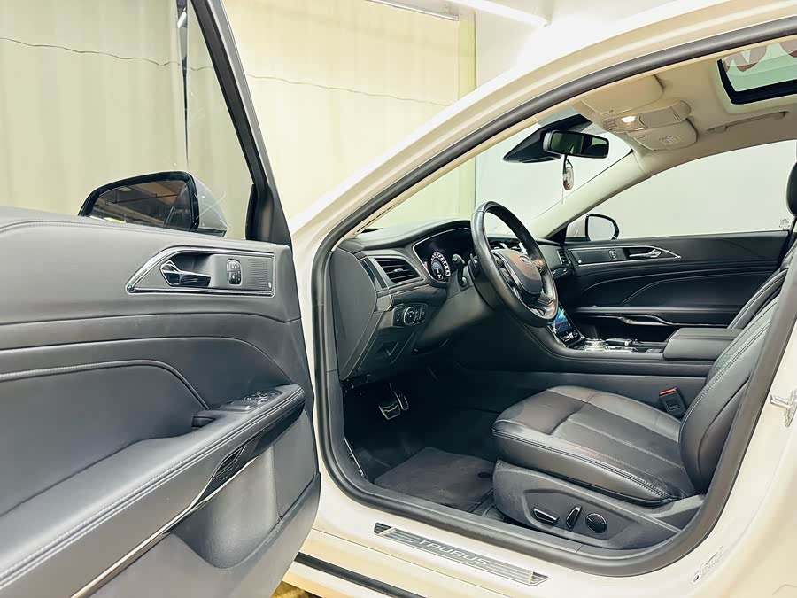 Ford Taurus 2021 car image #15