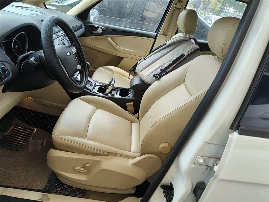 Ford S-MAX 2013 изображение автомобиля #15