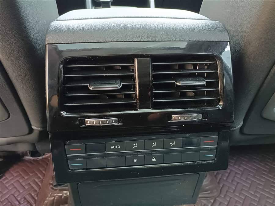 Volkswagen Touareg New Energy 2020 car image #15