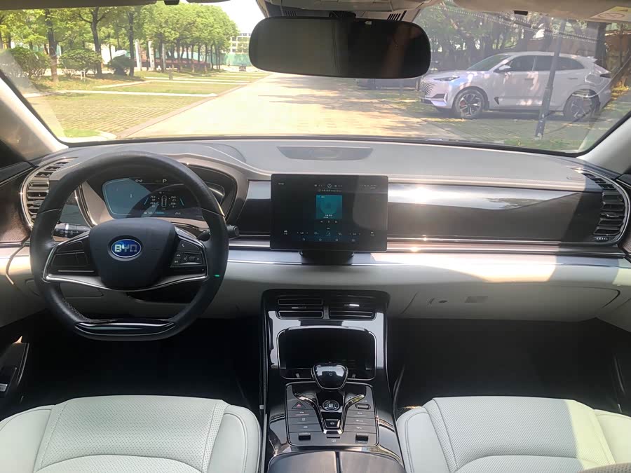 BYD e9 2021 #15 BYD e9 2021 car image #15