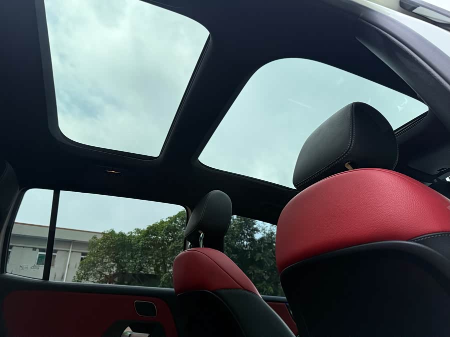 Mercedes-Benz GLB AMG 2023 immagine di auto #15