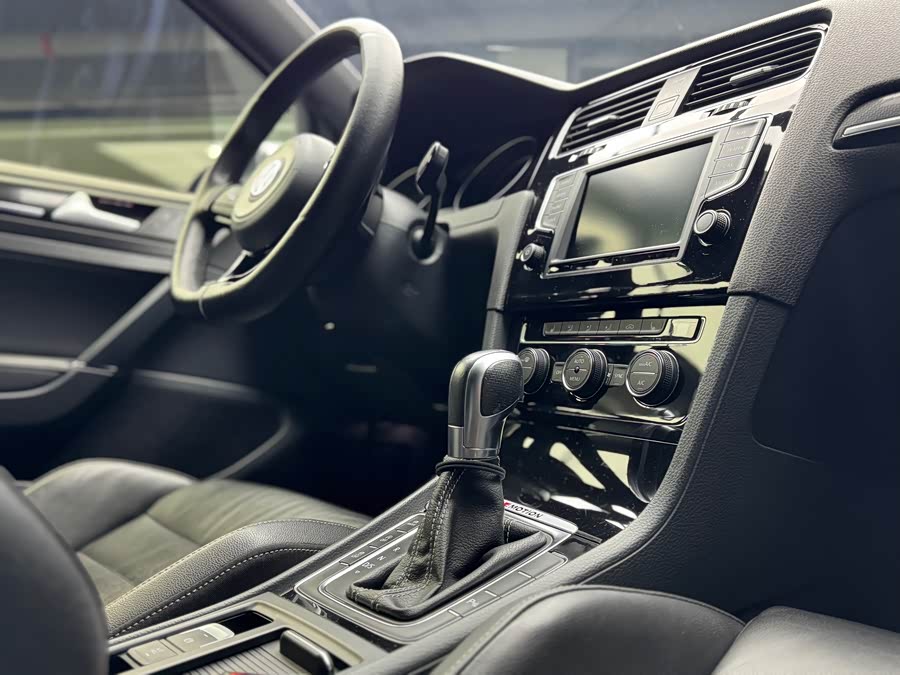 Volkswagen Golf (Imported) 2016 imagem de carro #15