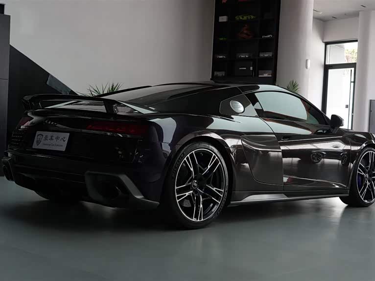 Audi R8 2022 car image #15