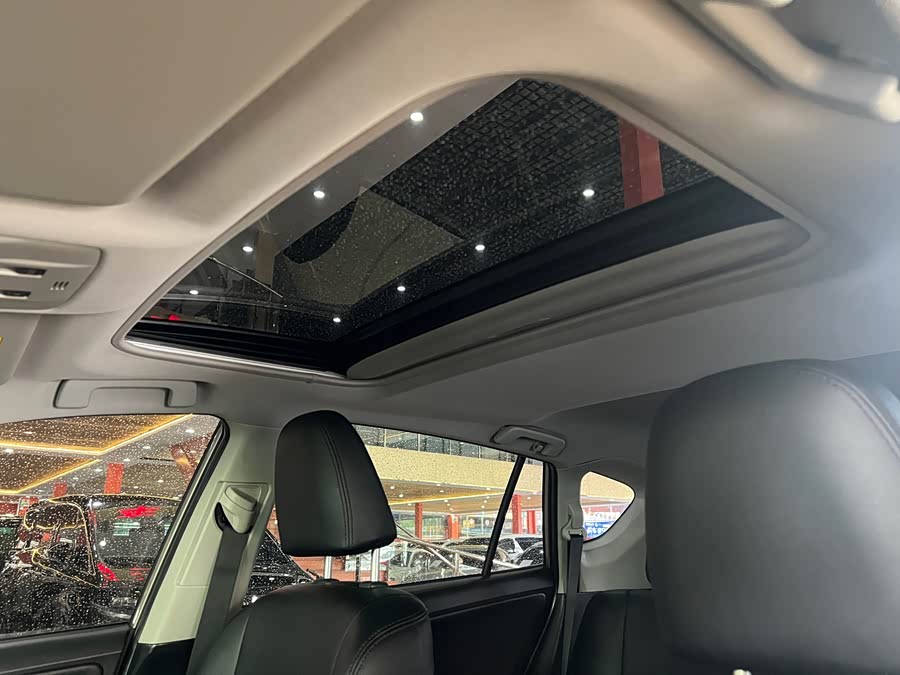 Toyota RAV4 2019 car image #15