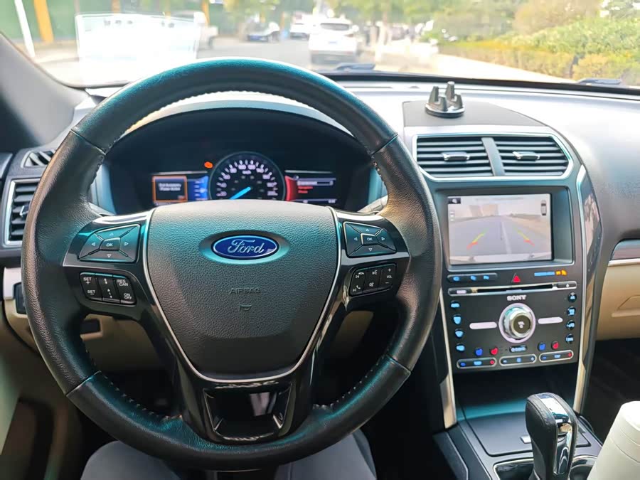 Ford Explorer (Imported) 2015 car image #15