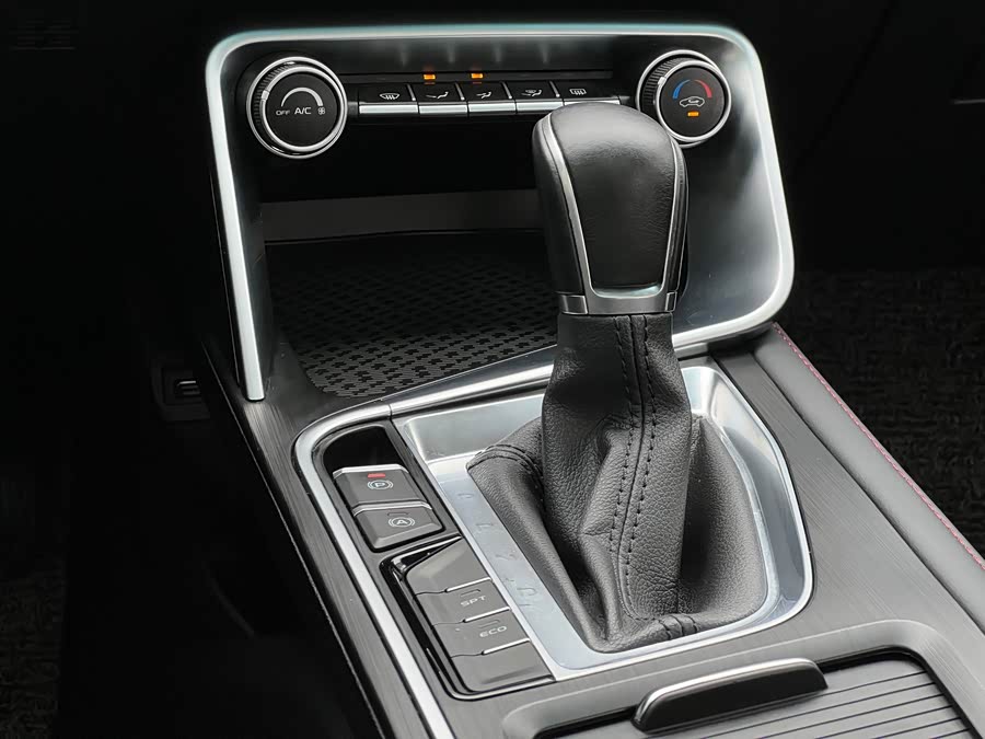 GEELY Binray 2020 car image #15