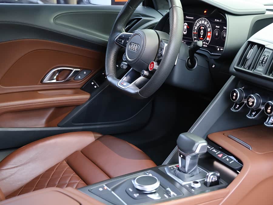 Audi R8 2018 car image #15