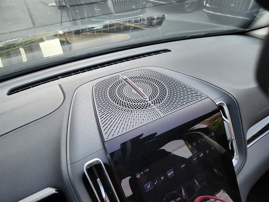 HongQi HS3 PHEV 2024 #15 HongQi HS3 PHEV 2024 car image #15