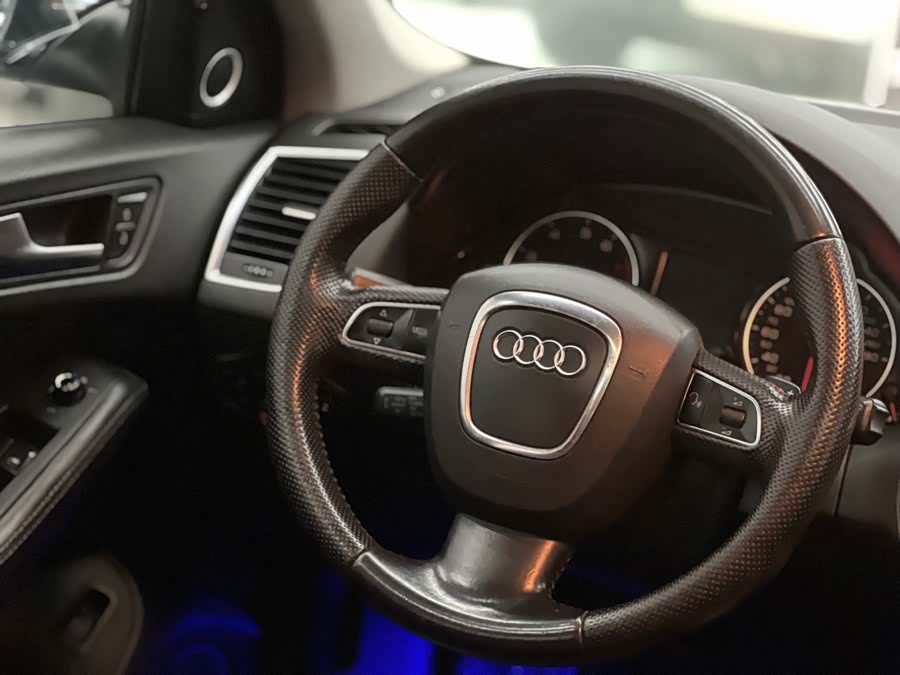 Audi Q5 (Imported) 2011 car image #15