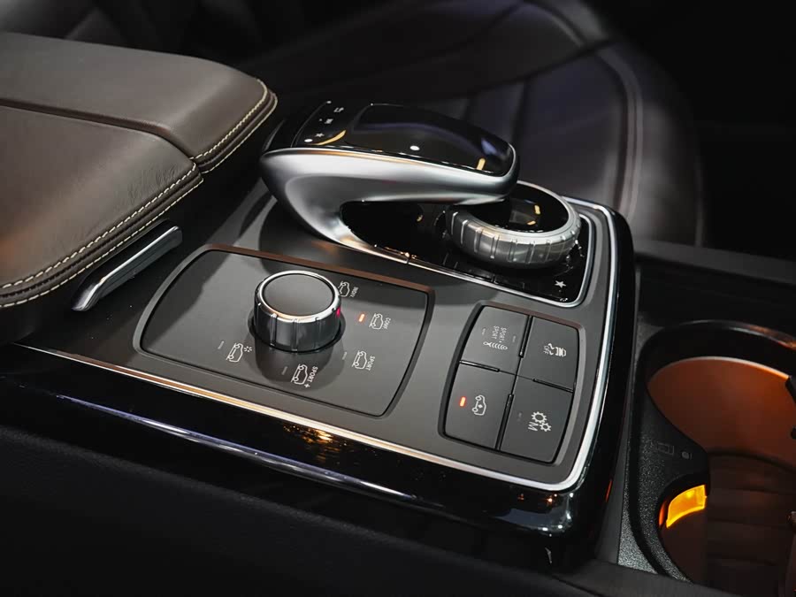 Mercedes-Benz GLS AMG 2016 car image #15