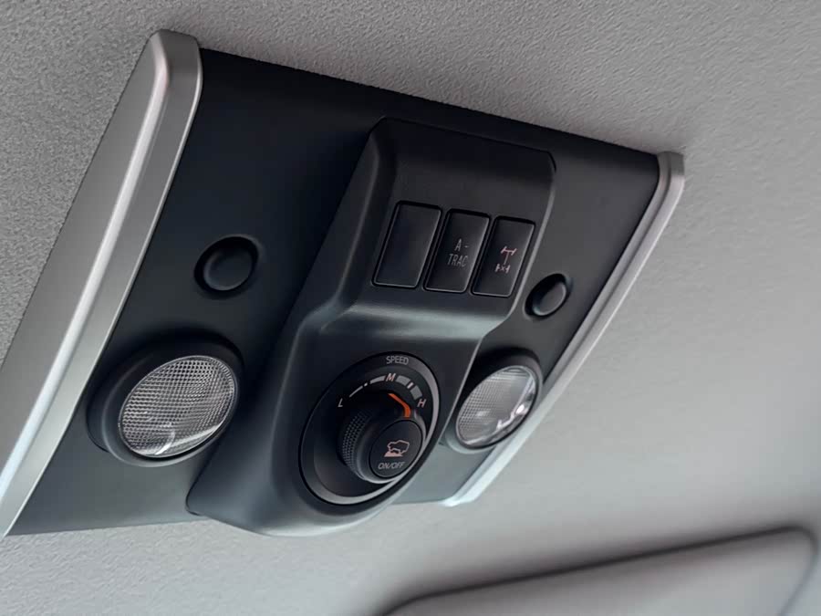 Toyota Reiz 2018 immagine di auto #15