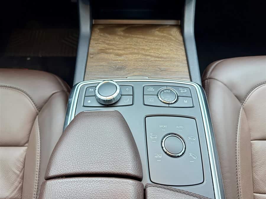 Mercedes-Benz GL Class 2014 car image #15