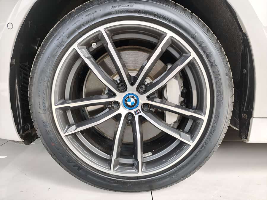 BMW 5 Series New Energy 2022 #15 BMW 5 Series New Energy 2022 car image #15