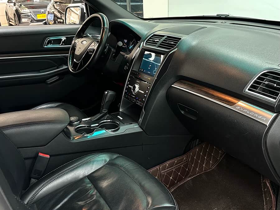 Ford Explorer (Imported) 2017 #15 Ford Explorer (Imported) 2017 car image #15