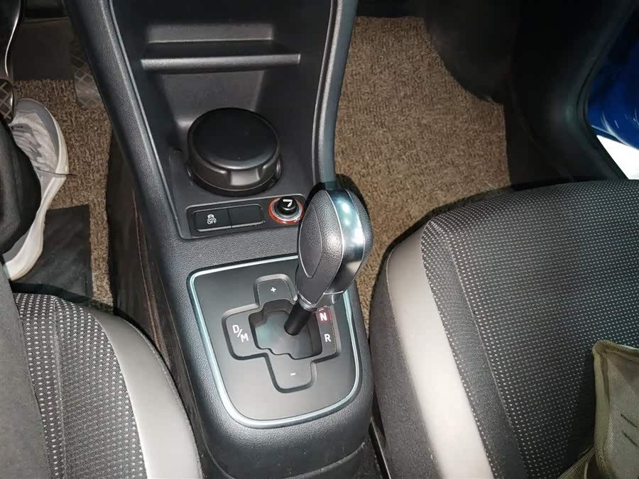 Volkswagen up! 2016 imagem de carro #15