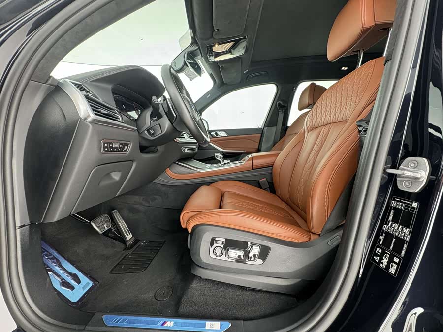 BMW X7 2020 car image #15