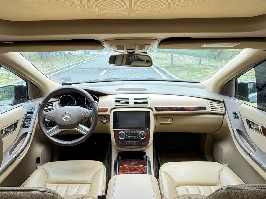 Mercedes-Benz R Class 2009 car image #15