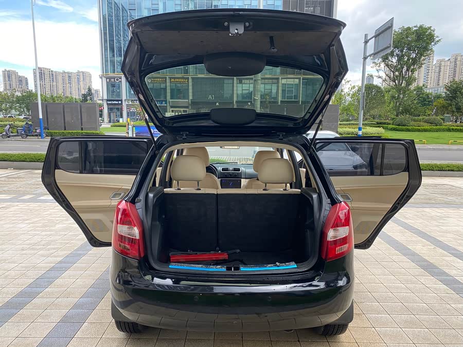 Skoda Fabia 2011 صورة سيارة #15