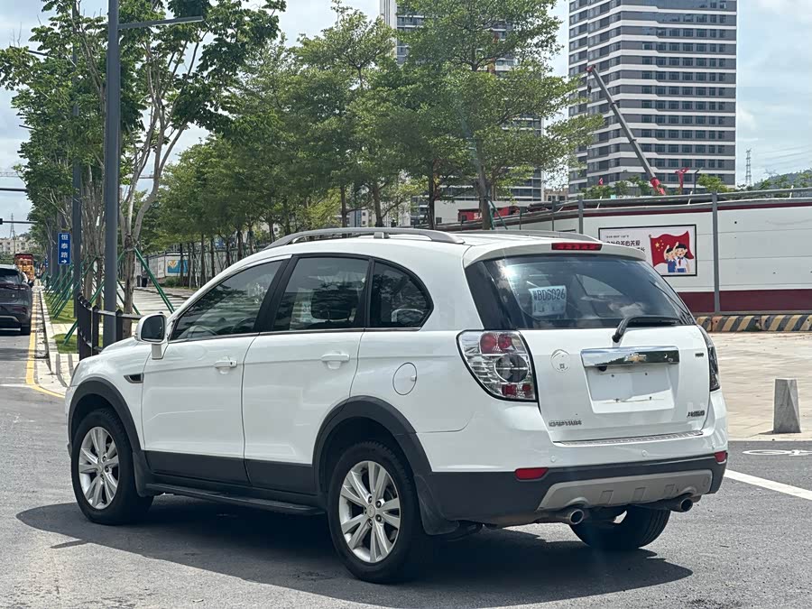 Chevrolet Captiva 2016 car image #15