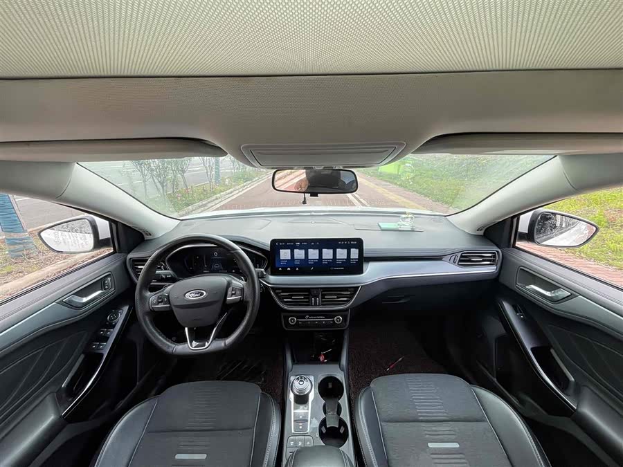 Ford Focus Active 2021 car image #15