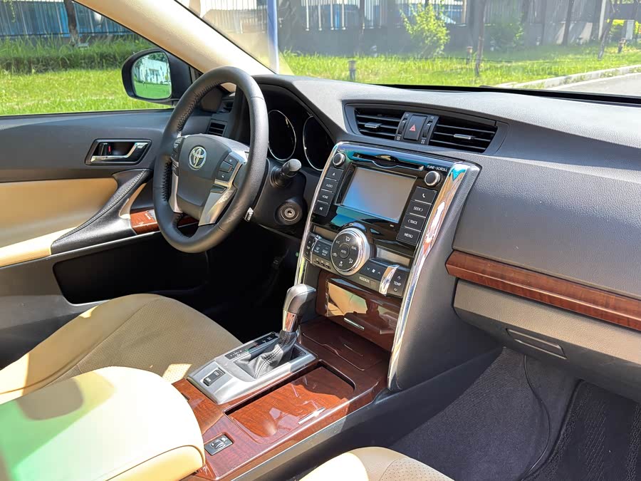 Toyota Reiz 2015 immagine di auto #15