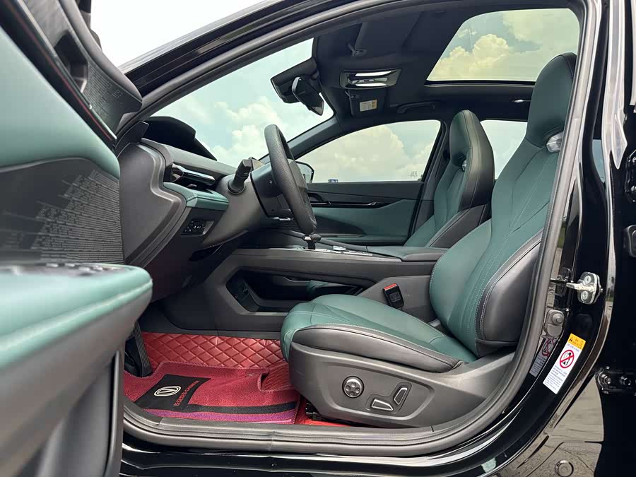 Changan UNI-V iDD 2024 صورة سيارة #15