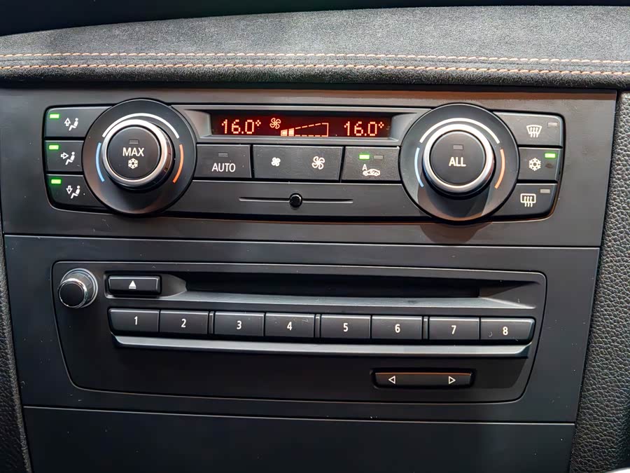 BMW 1 Series M 2013 car image #15