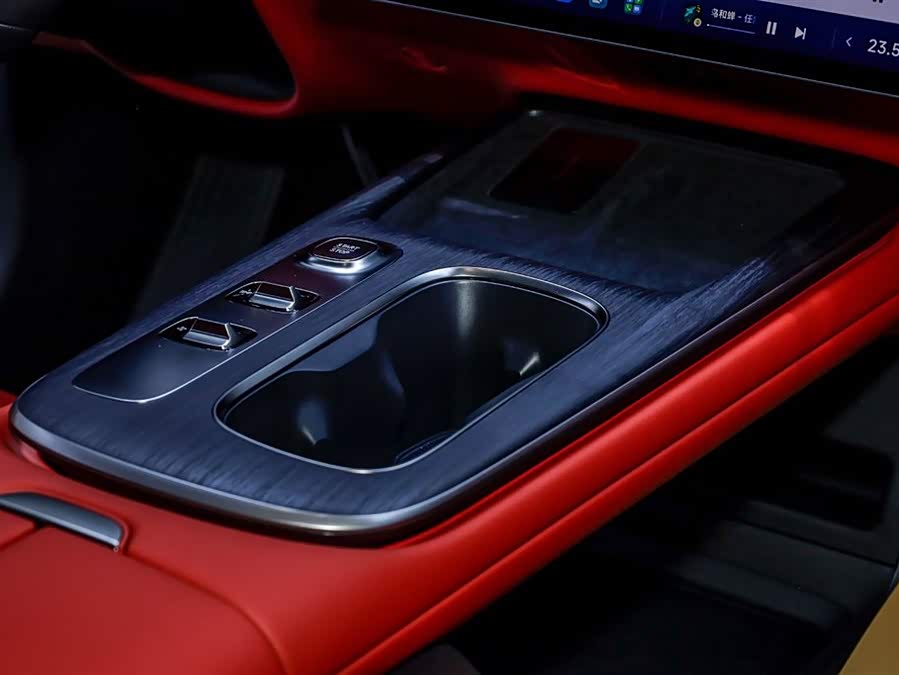 MI SU7 2024 car image #15