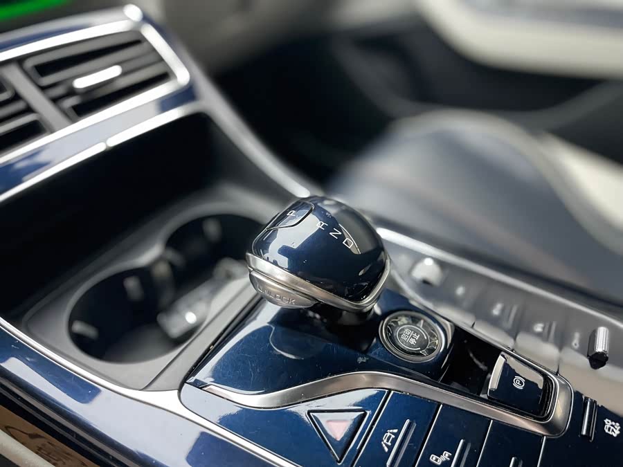 BYD Qin Plus 2022 صورة سيارة #15