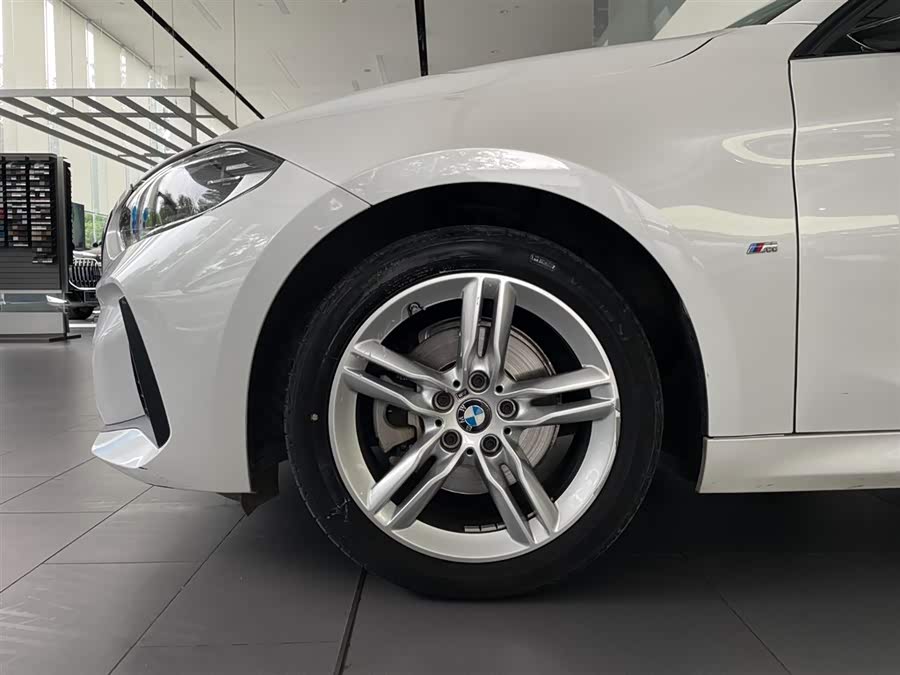 BMW 1 Series 2023 car image #15