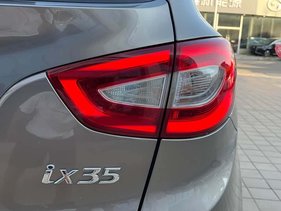 Hyundai ix35 2014 car image #15