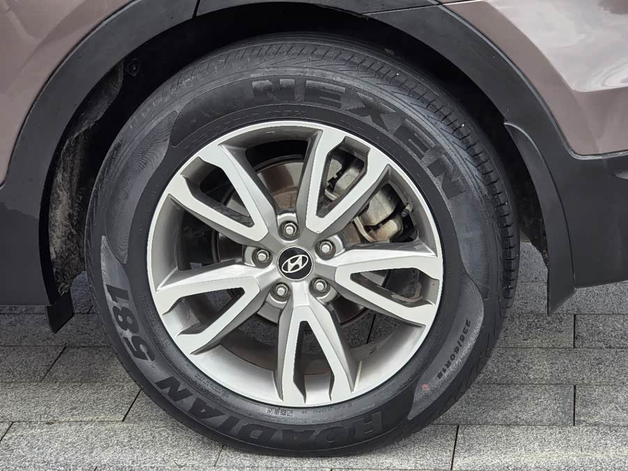 Hyundai Santa Fe (Imported) 2013 car image #15